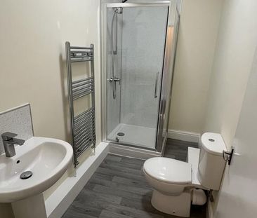 2 bedroom flat to rent - Photo 6