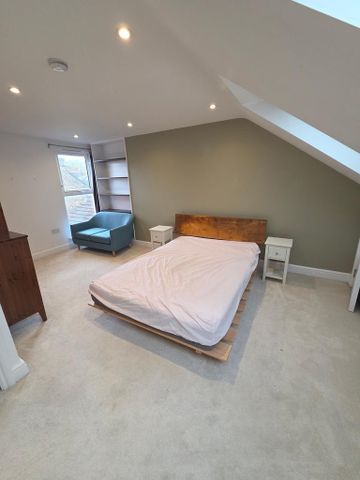 4 bedroom terraced house to rent - Photo 4