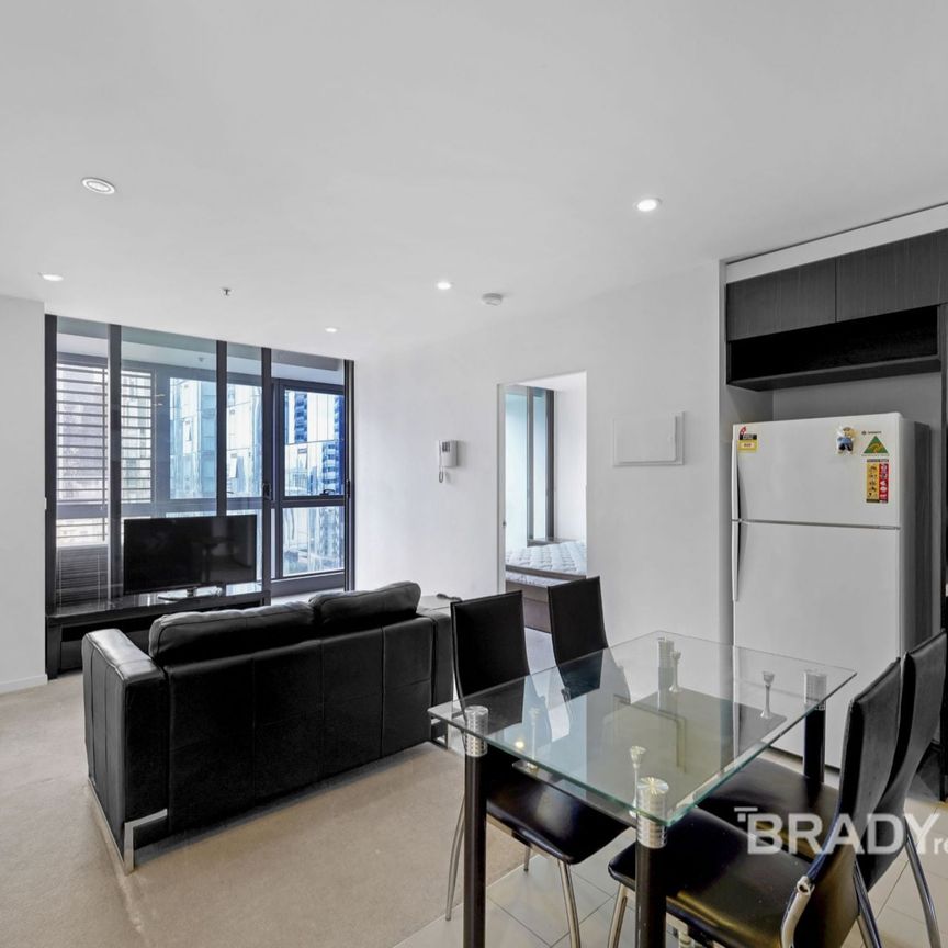 1701/8 Sutherland Street, Melbourne - Photo 1