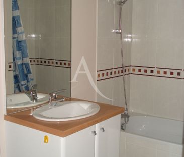 Location Appartement 2 pièces 42m² FONTENAY LE COMTE 85200 - Photo 4