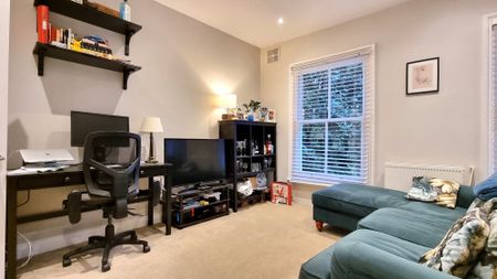 110 Lordship Lane, London, SE22 - Photo 2