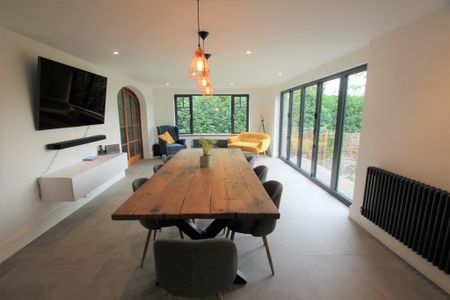 4 Bedroom Detached House, Chester - Photo 5