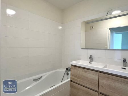 Location Appartement 2 pièces 47m² LYON 7ème - Photo 2