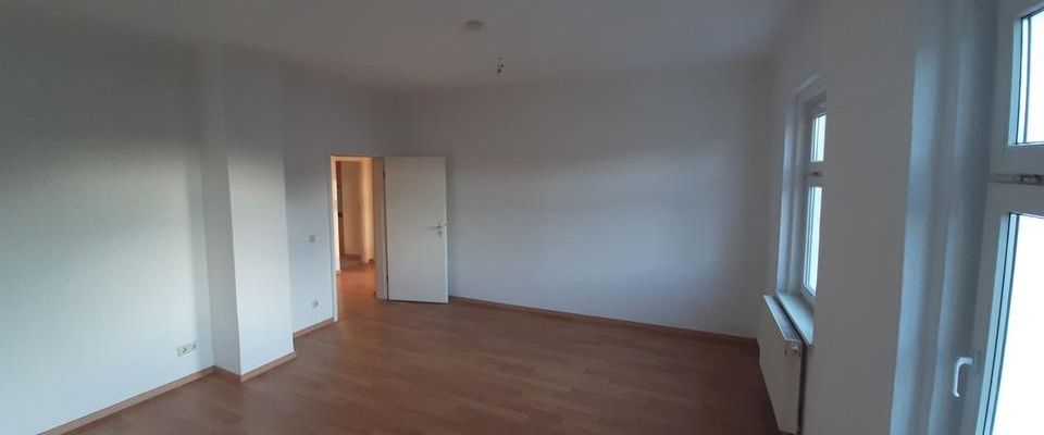Frisch renovierte 2-Raum-Wohnung, EBK, Balkon, Lpz/ Knautkleeberg - Foto 1