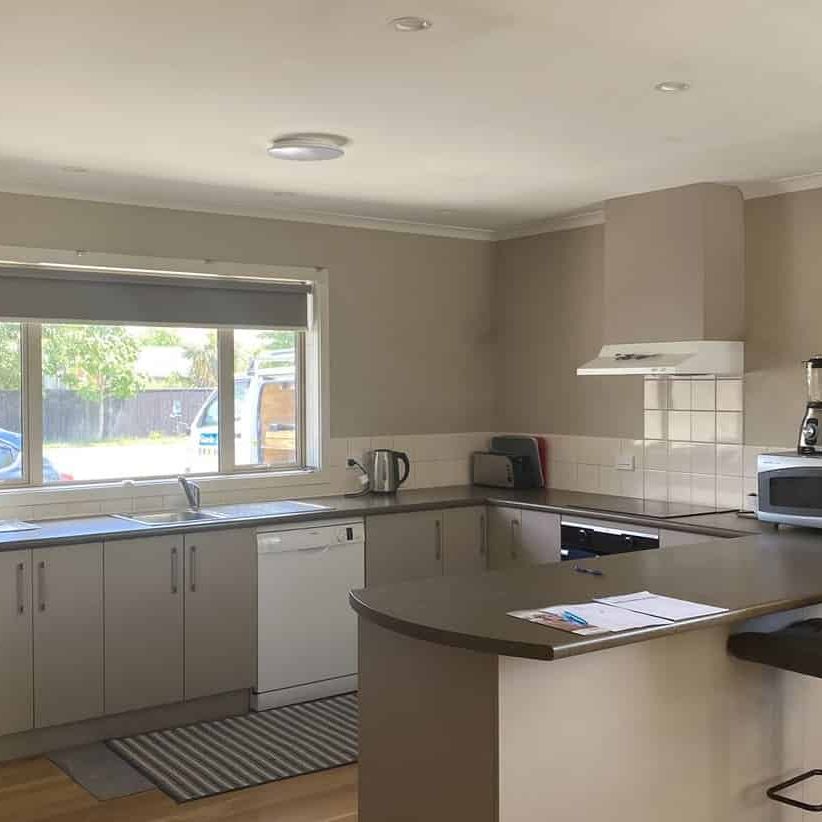 Spacious 4-Bedroom House in Prime Belfast Location - Photo 1