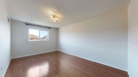 For Lease - 60 Cariglia Trail, Markham, Ontario - Photo 5