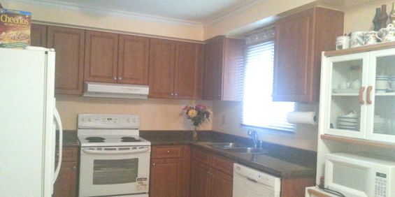 12 Barton St East - Photo 3