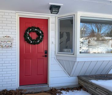 For Lease - 284 Woodland Drive, Oakville, Ontario - Photo 1