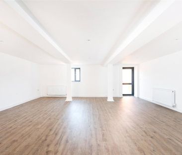 3 bedroom barn conversion to rent - Photo 1