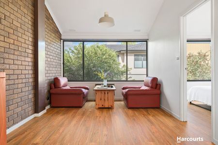 2/44 Carrol Grove, Mount Waverley VIC 3149 - Photo 5