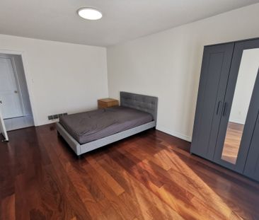 For Lease - 84 Harrington Crescent Unit# Middle, Toronto, Ontario - Photo 1