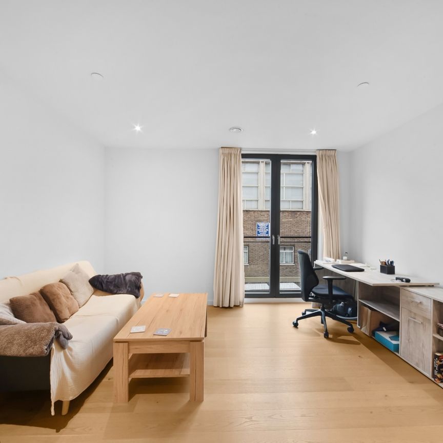 2 Bed Flat, St. Gabriel Walk, SE1 - Photo 1