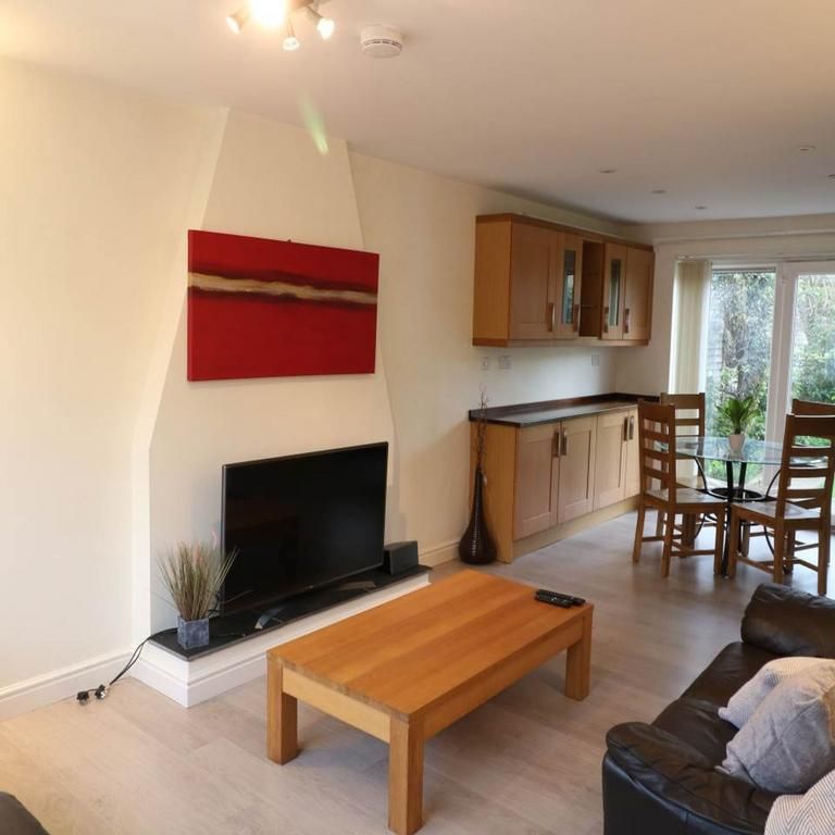 5 bedroom detached house to rent - Photo 1