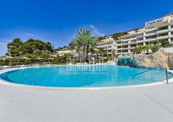 Apartment on the beachfront with jacuzzi in a luxury residential in Mascarat, Altea, Alicante