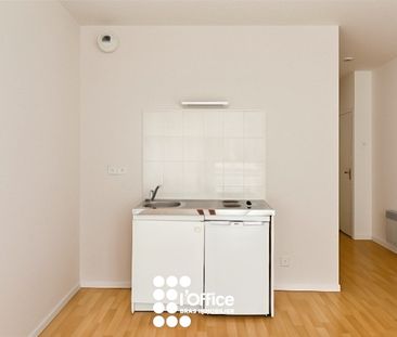 Location Appartement 1 pièce 31m² LA ROCHE SUR YON 85000 - Photo 2