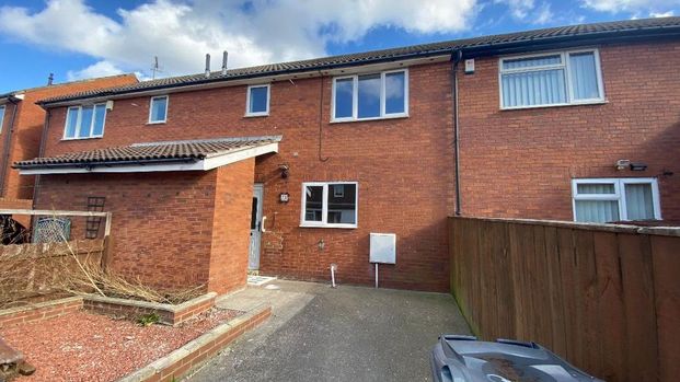 3 bedroom terraced house to rent - Photo 1