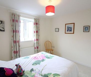 4 bedroom detached house to rent - Photo 4