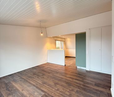 Modern 2.5-room apartment with pool - Photo 1