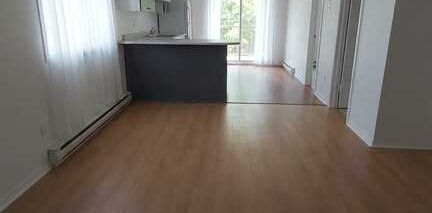 GRAND 4 ½ À LOUER - Photo 2