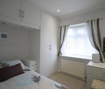 2 bedroom semi-detached bungalow to rent - Photo 6