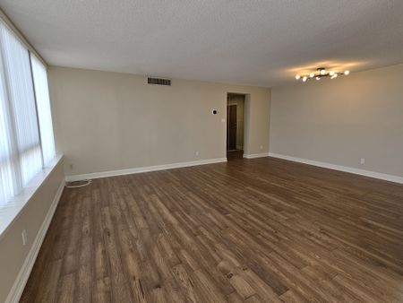 For Lease - 4235 Sherwoodtowne Boulevard Unit# 1808, Mississauga, Ontario - Photo 2