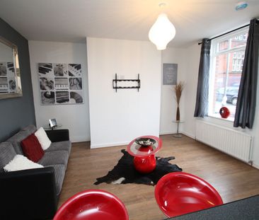 3 Bed - 19 Pennington Street, Woodhouse, Leeds - LS6 2JP - Student - Photo 1