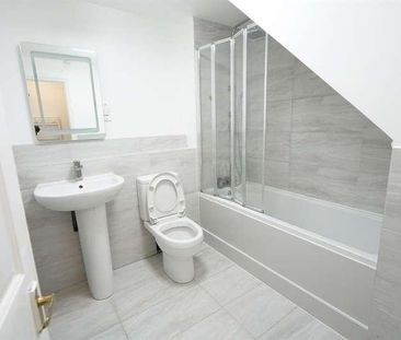 Bridge Road, Grays, RM17 - Photo 5