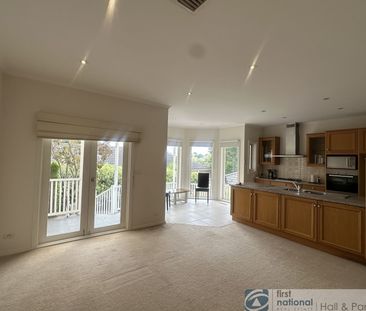 Spacious Split-Level Family Home in Prime Berwick Location - Photo 3