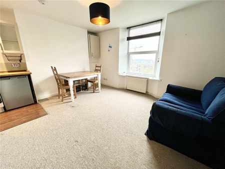 1 Bedroom - Photo 2