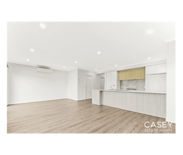 Sophisticated & Elegant - Photo 5