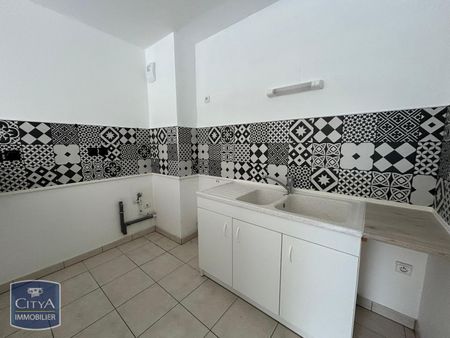 Location Appartement 4 pièces 96m² CHERBOURG-EN-COTENTIN 50100 - Photo 3
