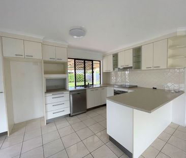 Smell the Sea Air - Neat 3 Bedroom Home - Photo 6