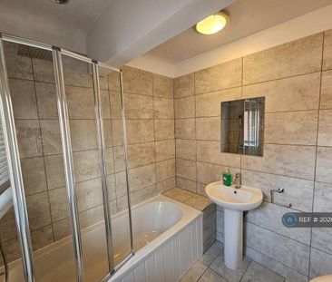 3 bedroom terraced house to rent - Photo 6