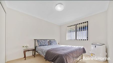 FAMILY HOME IN CENTRAL LOCATION - **6 MONTH LEASE** - Photo 4