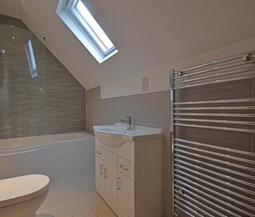 3 bedroom semi-detached house to rent - Photo 2