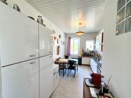 Appartement de 3.5 pièces avec balcon et cheminée - Foto 2