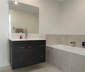 Stunning 3BR Karaka Retreat! - Photo 3