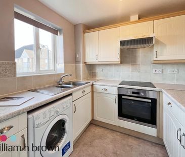 St. Leonards Close, Grays - Photo 2