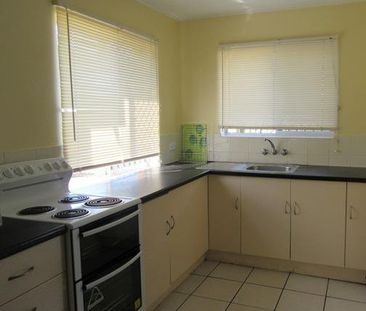 AFFORDABLE TOWN HOUSE IN FANTASTIC LOCATION! - Photo 4