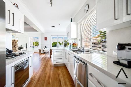 51 Llewellyn Street, Rhodes NSW 2138 - House For Rent | Domain - Photo 2