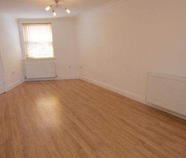 2 bedroom end of terrace house to rent - Photo 3