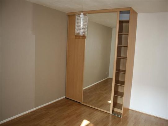 F2 PROCHE CENTRE - Photo 1