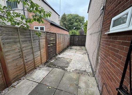 Fir Tree Avenue, Tile Hill, Coventry CV4 9FP - Photo 3