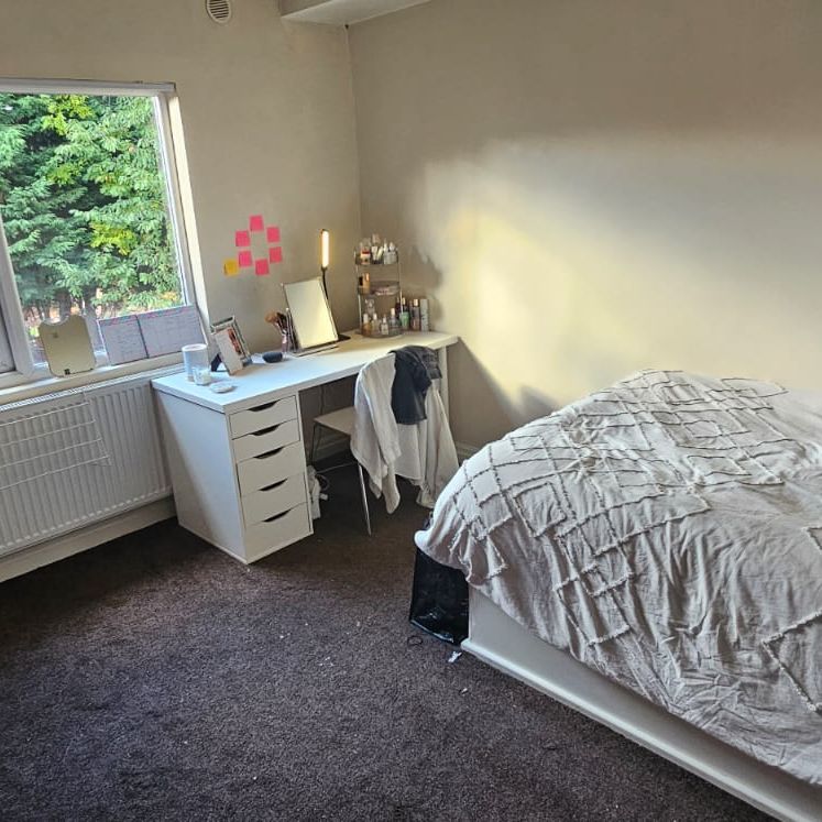 5 Bed - 3 Ash Gardens, Headingley, Leeds - LS6 3LD - Student - Photo 1