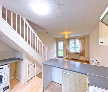Kingfisher Close, Farnborough, GU14 - Photo 3
