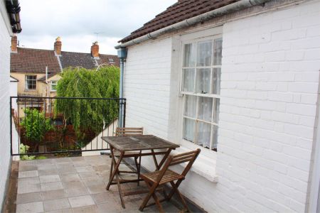 Belvedere Road, Taunton - Photo 2