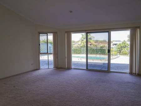 33 Glenwater Crescent, Helensvale, QLD 4212 - Photo 2