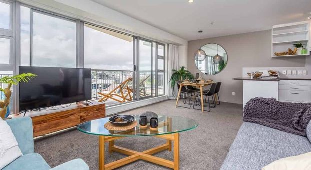 Sunny Corner 2-Bed | Fully Furnished | Avail 5 Dec - Photo 1