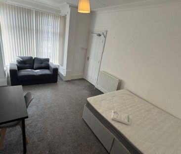 5 bedroom terraced house to rent - Photo 5