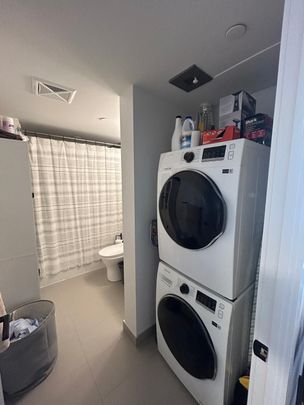 For Lease - 2 Augusta Avenue, Toronto, Ontario - Photo 1